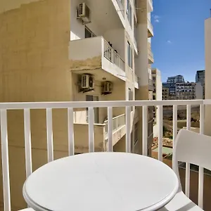 2-bedroom And Penthouse With Jacuzzi Appartamento Sliema